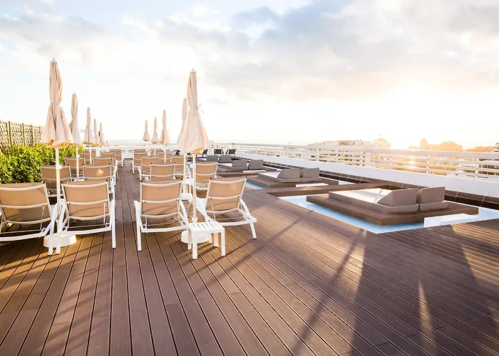 Hotel Coral & - Adults Only